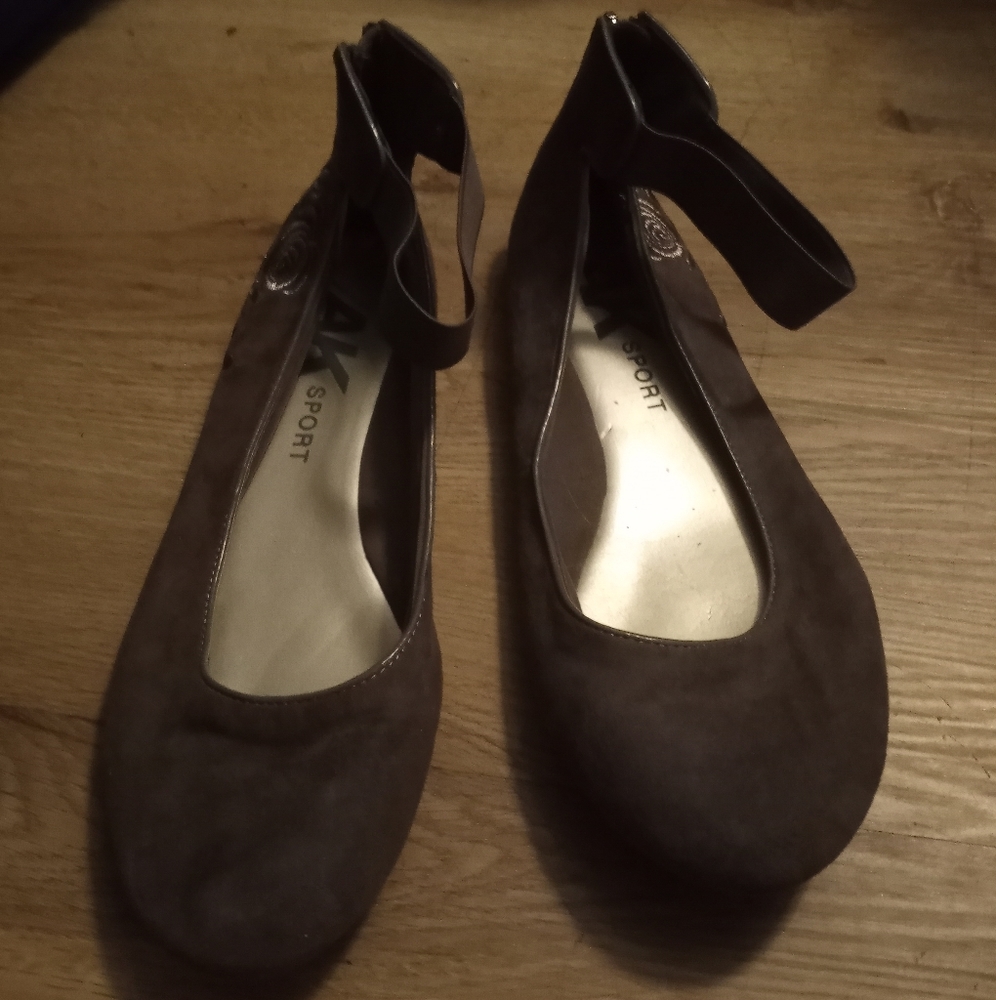 Dress shoes